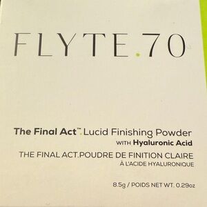 Flyte 70 “The Final Act” lucid finishing powder with Hyaluronic Acid.